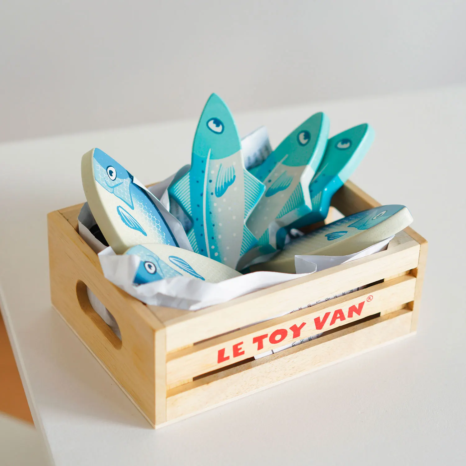 Frischfisch Marktkiste / Market Fish Wooden Play Food Crate (New Look)-Le Toy Van (LTV)
